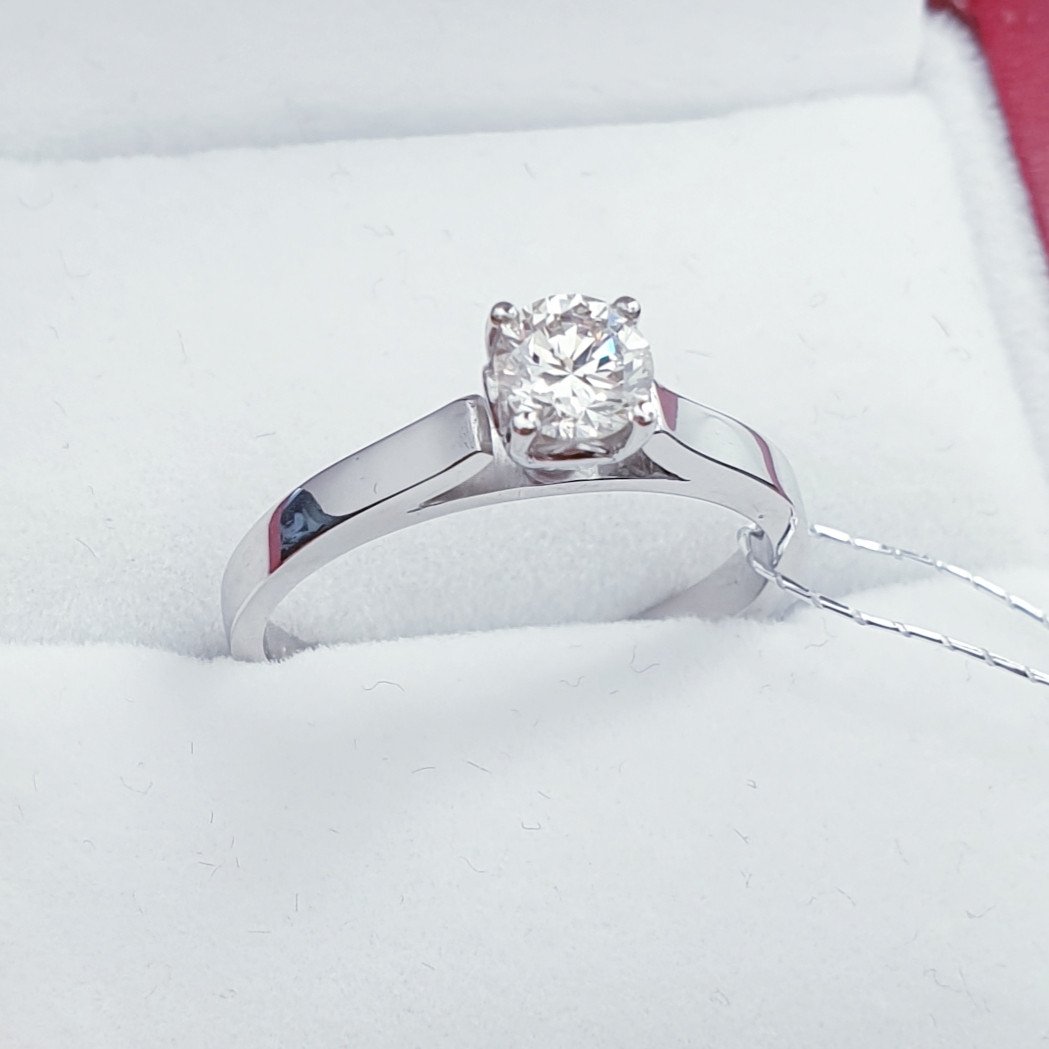 Кольцо Deimantas 61392138 16,5р 2,5гр 0,40ct. купить,NaN