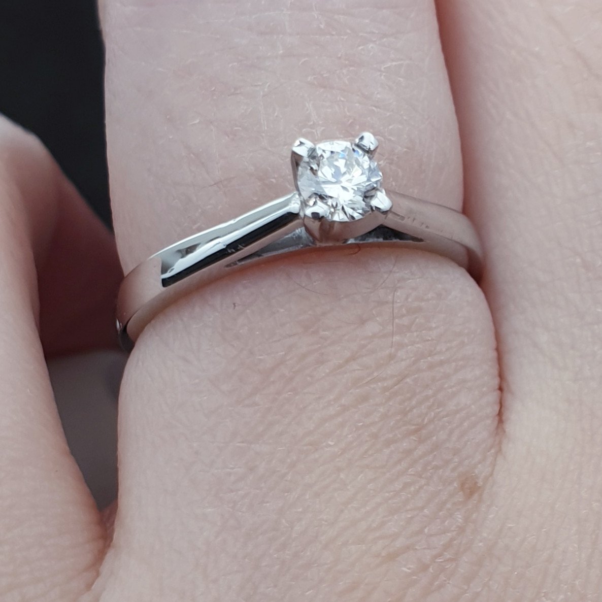 Кольцо Deimantas 61392130 16,5р 2,4гр 0,20ct купить,NaN