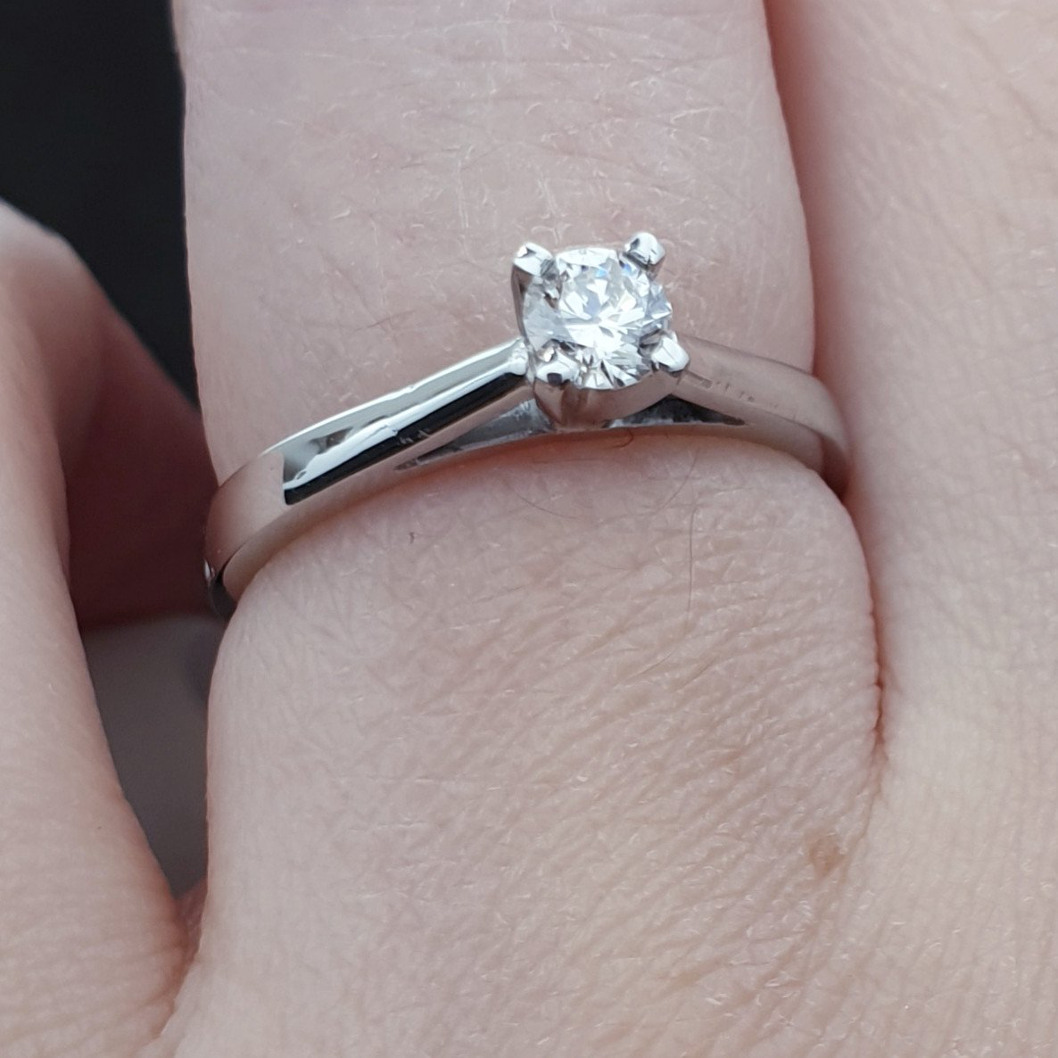 Кольцо Deimantas 61392130 16,5р 2,4гр 0,20ct купить,NaN