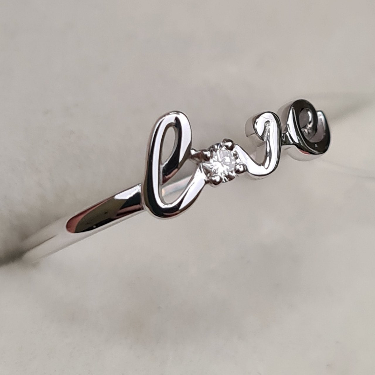Кольцо Deimantas 98168809 16,5р 1,04гр 0,032ct. купить,NaN