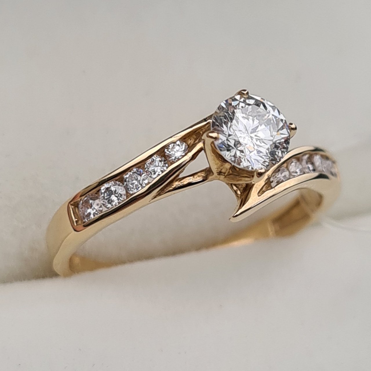 Кольцо Deimantas 34676501 16,92р 1,88гр 0,70ct. купить,NaN