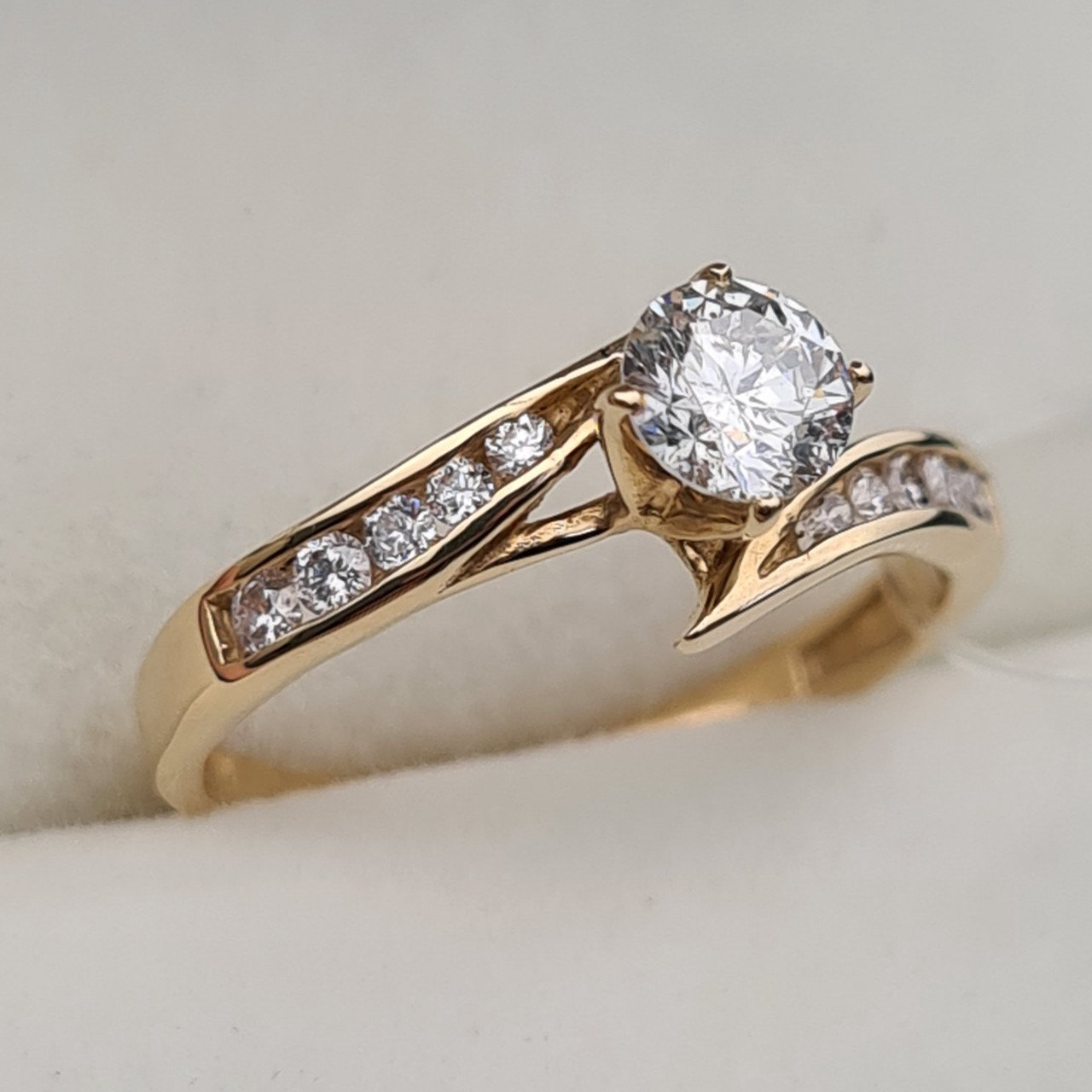 Кольцо Deimantas 34676501 16,92р 1,88гр 0,70ct. купить,NaN