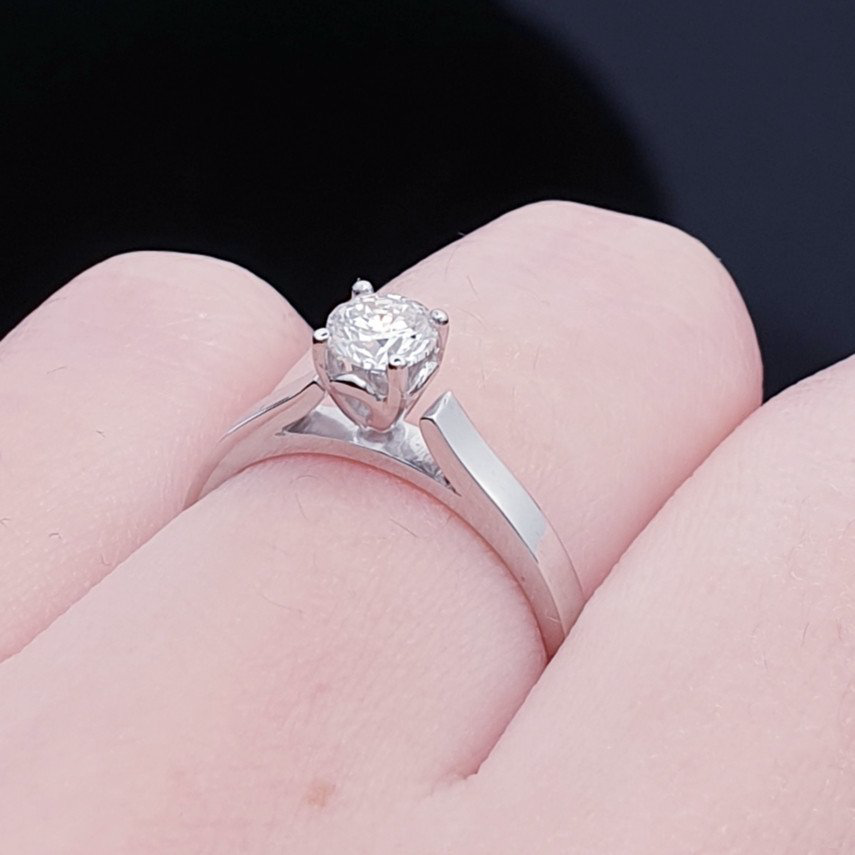 Кольцо Deimantas 61392138 16,5р 2,5гр 0,40ct. купить,NaN