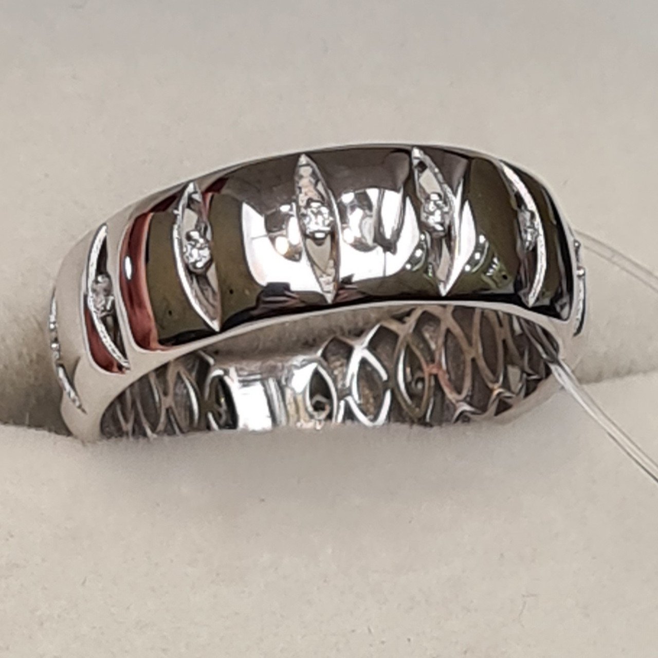 Кольцо Deimantas 98168853 19р 2,75гр 0,13ct. купить,NaN
