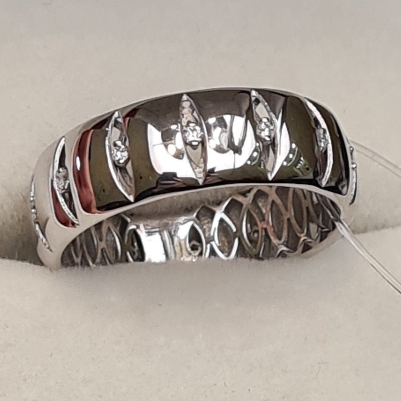 Кольцо Deimantas 98168853 19р 2,75гр 0,13ct. купить,NaN