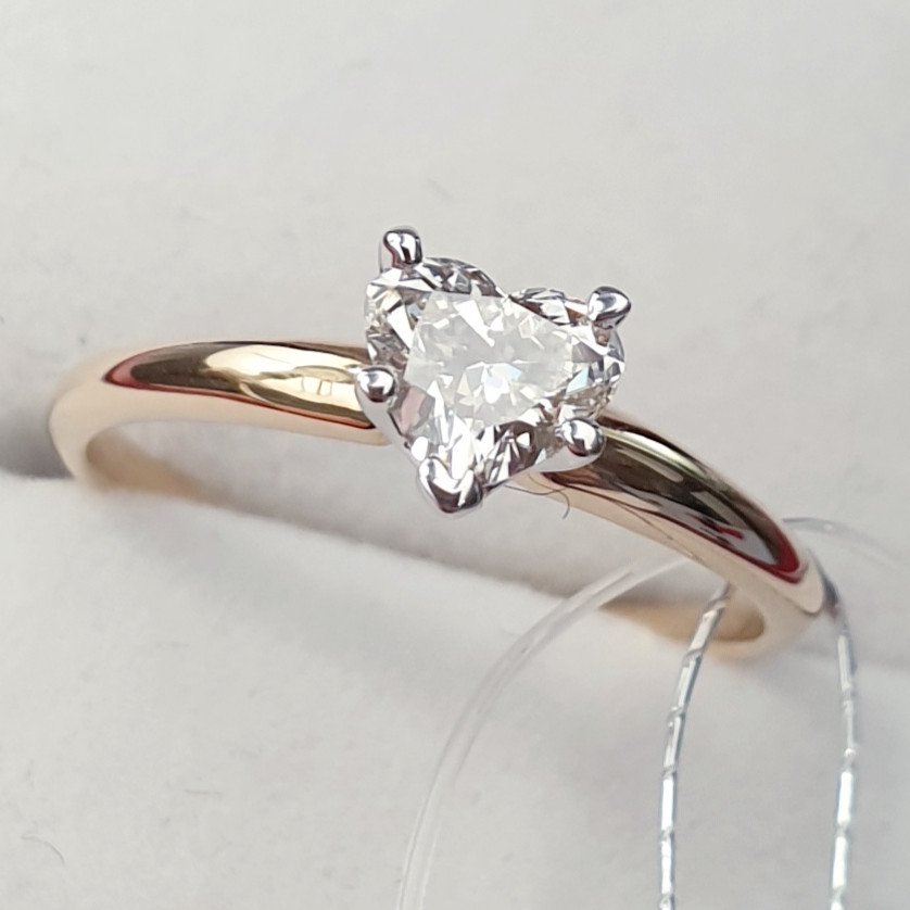 Кольцо Deimantas 68082222 16,51р 1,3гр 0,44ct. купить,NaN