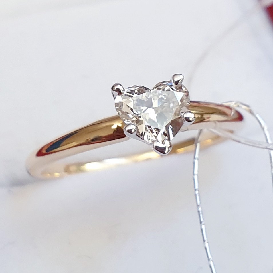 Кольцо Deimantas 68082222 16,51р 1,3гр 0,44ct. купить,NaN