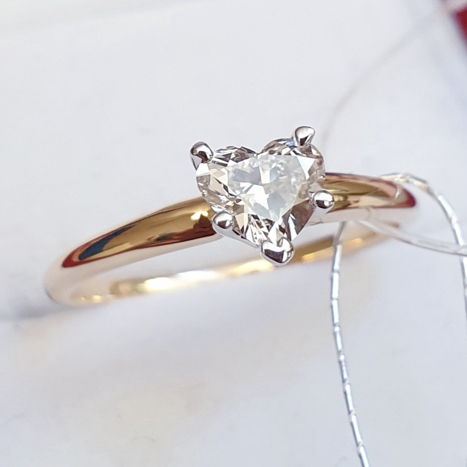 Кольцо Deimantas 68082222 16,51р 1,3гр 0,44ct. купить,NaN