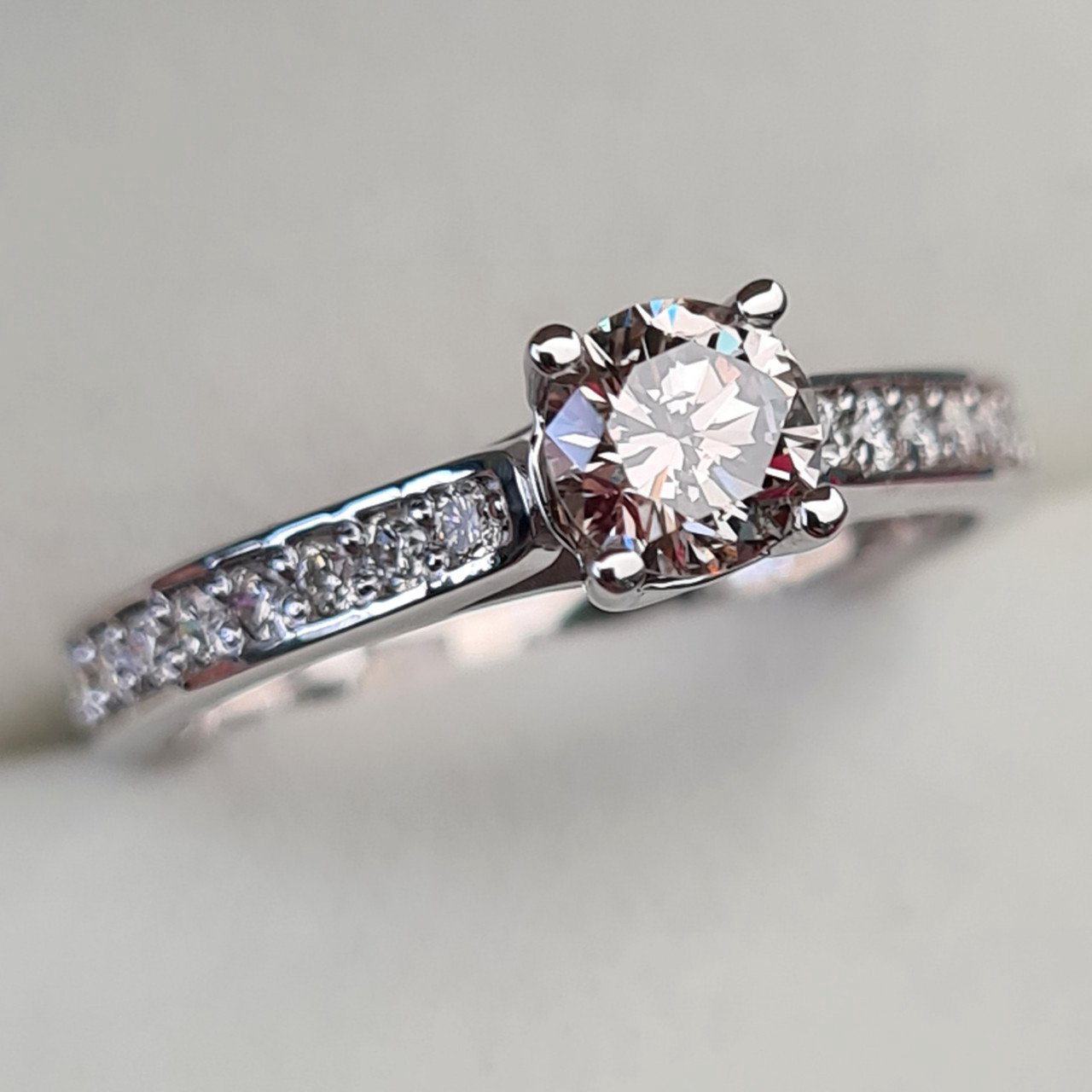 Кольцо Deimantas 93747043 16,5р 2,66гр 0,78ct. купить,NaN