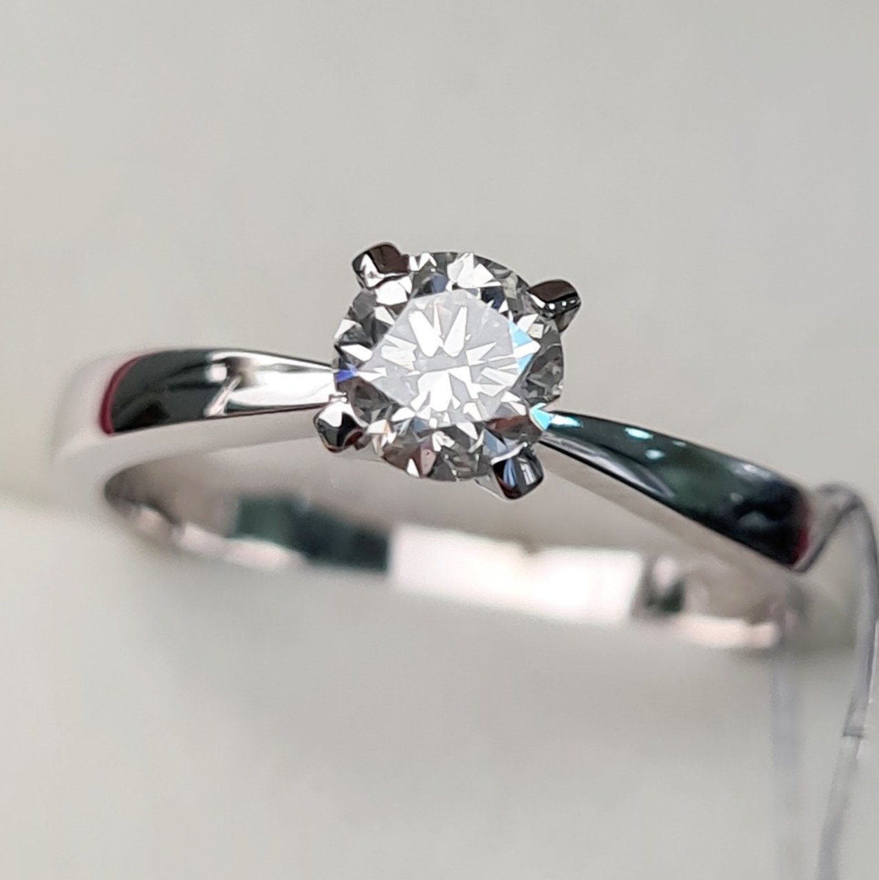 Кольцо Deimantas 62258811 16р 2,5гр 0,40ct. купить,NaN