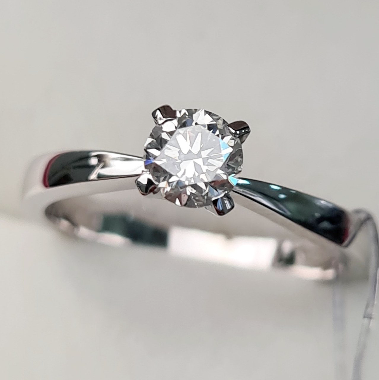 Кольцо Deimantas 62258811 16р 2,5гр 0,40ct. купить,NaN