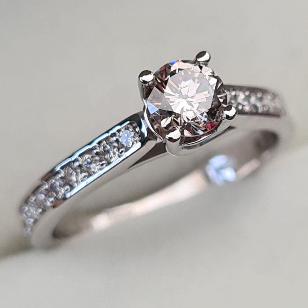 Кольцо Deimantas 93747043 16,5р 2,66гр 0,78ct. купить,NaN