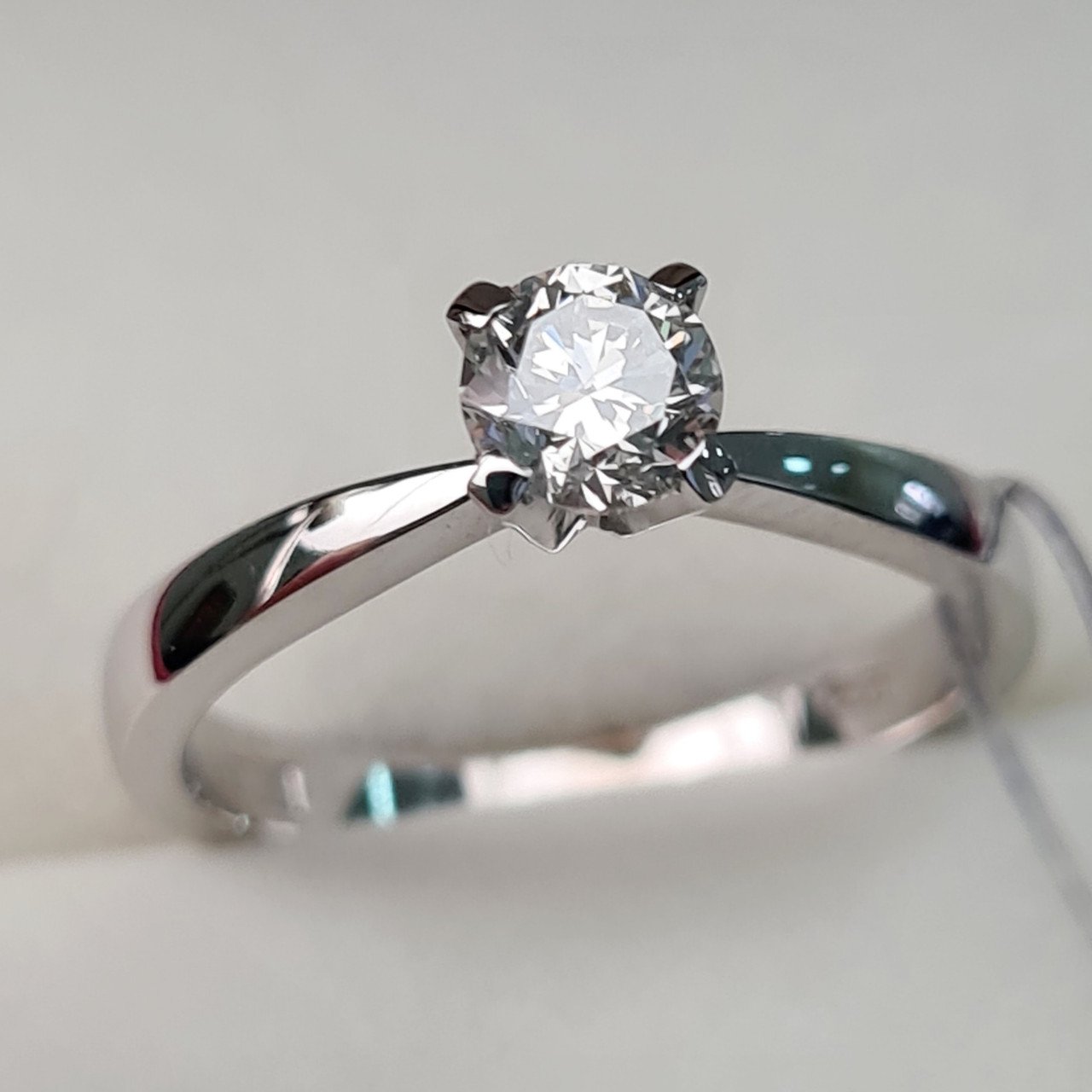 Кольцо Deimantas 62258811 16р 2,5гр 0,40ct. купить,NaN