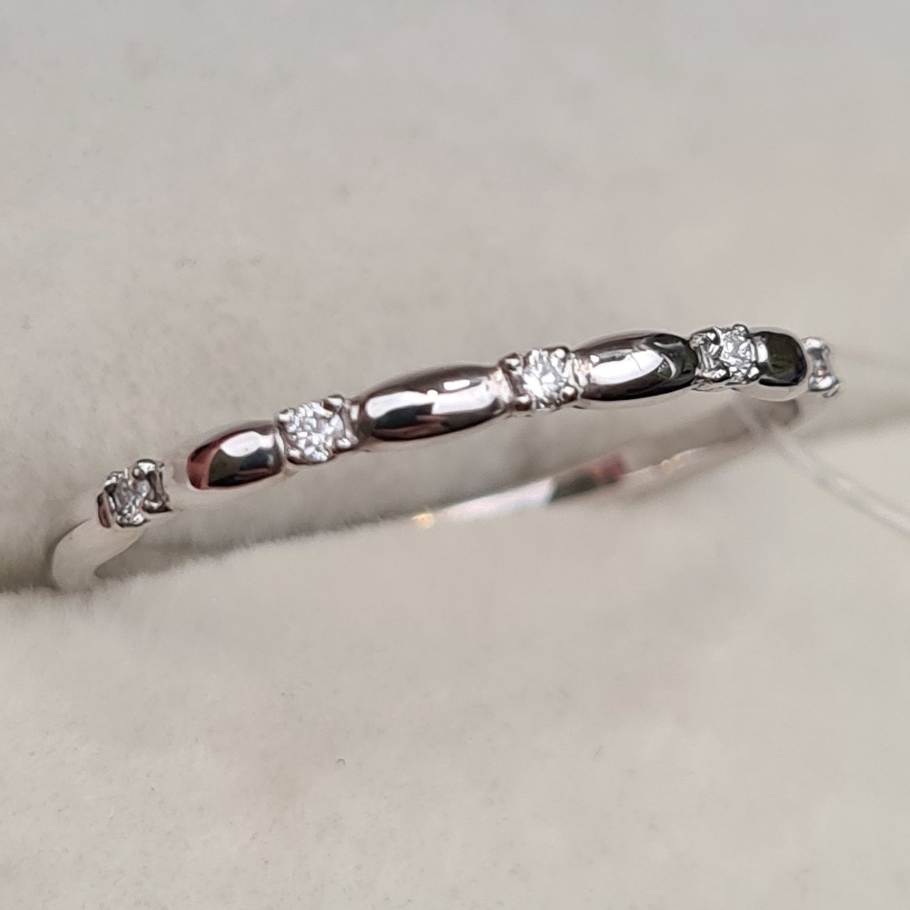 Кольцо Deimantas 98169544 17р 0,85гр 0,042ct. купить,NaN