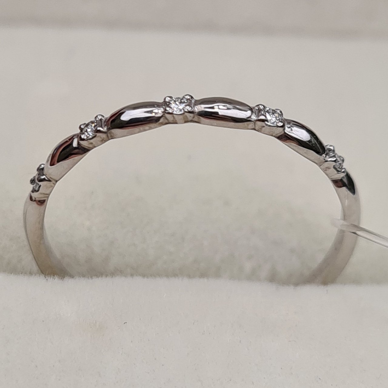 Кольцо Deimantas 98169544 17р 0,85гр 0,042ct. купить,NaN