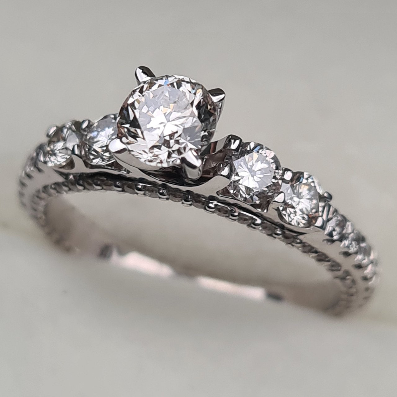 Кольцо Deimantas 95975078 17,5р 3,21гр 1,48ct. купить,NaN