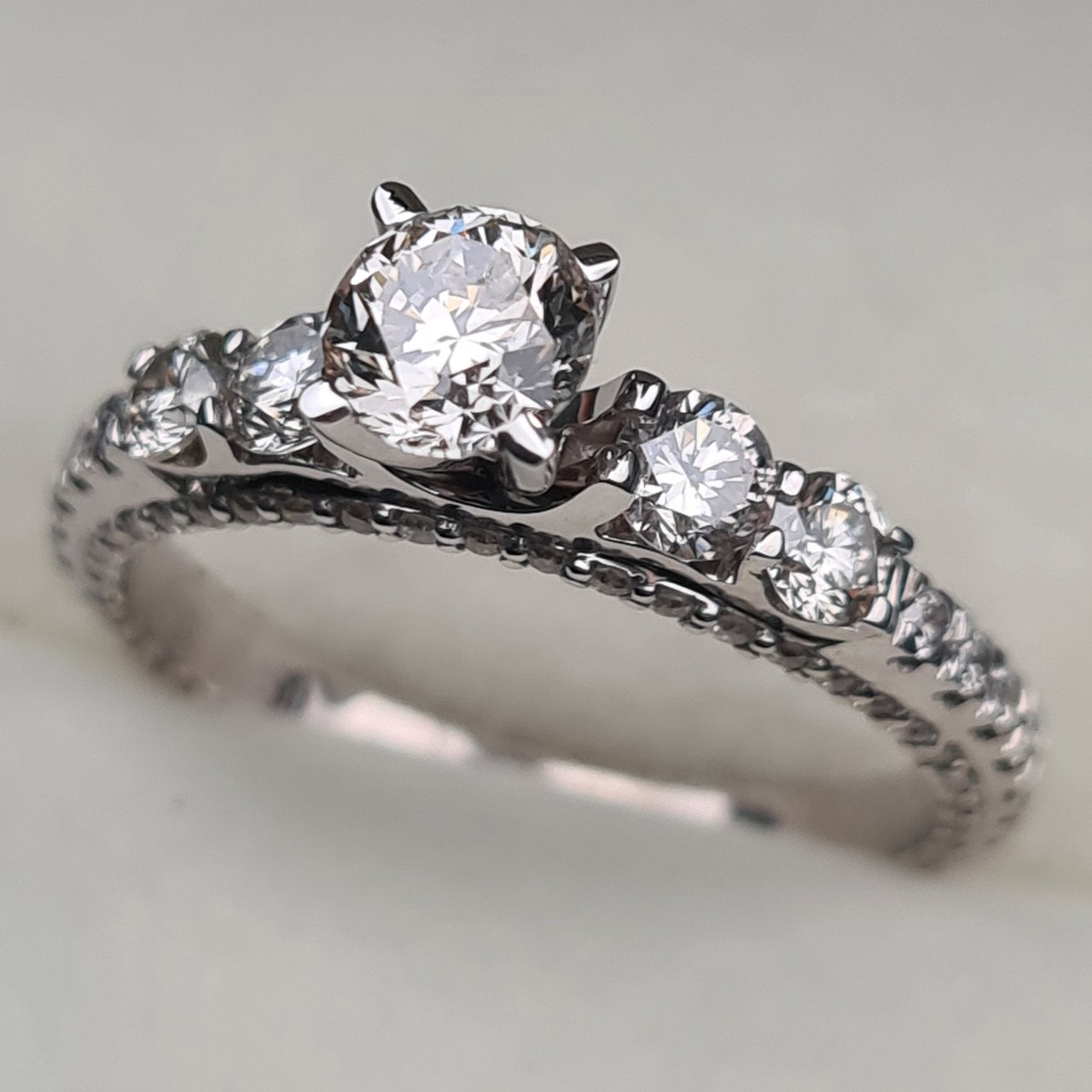 Кольцо Deimantas 95975078 17,5р 3,21гр 1,48ct. купить,NaN