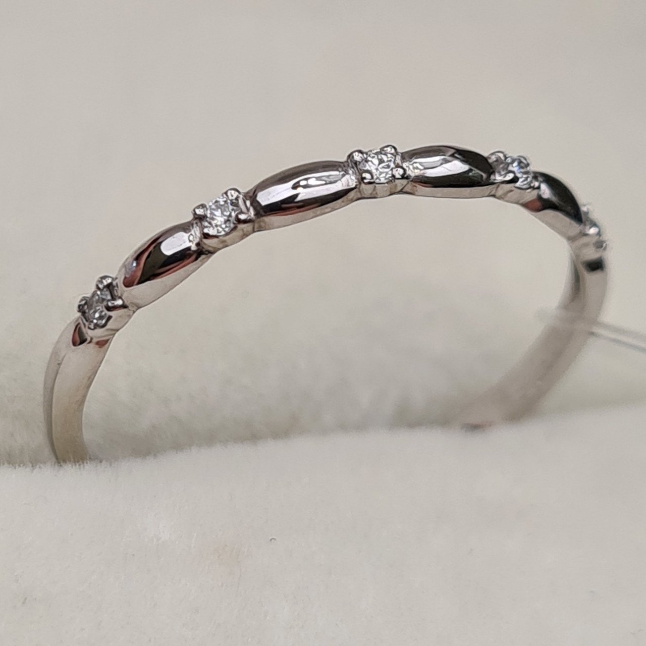 Кольцо Deimantas 98169544 17р 0,85гр 0,042ct. купить,NaN
