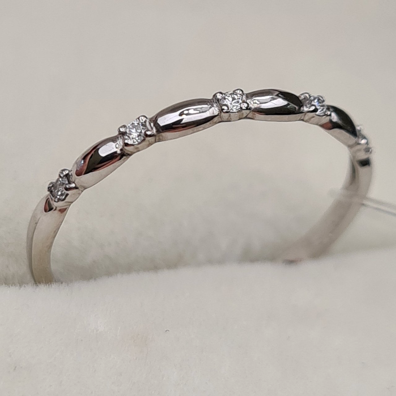 Кольцо Deimantas 98169544 17р 0,85гр 0,042ct. купить,NaN
