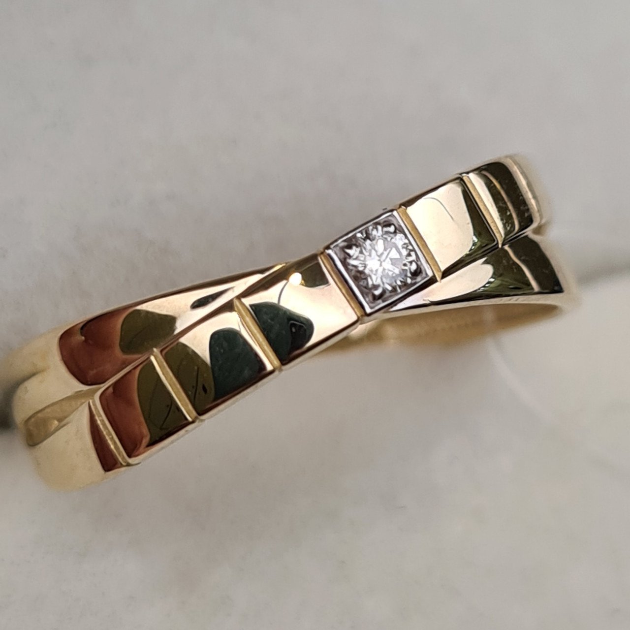 Кольцо Deimantas 98169561 17,5р 1,39гр 0,041ct. купить,NaN