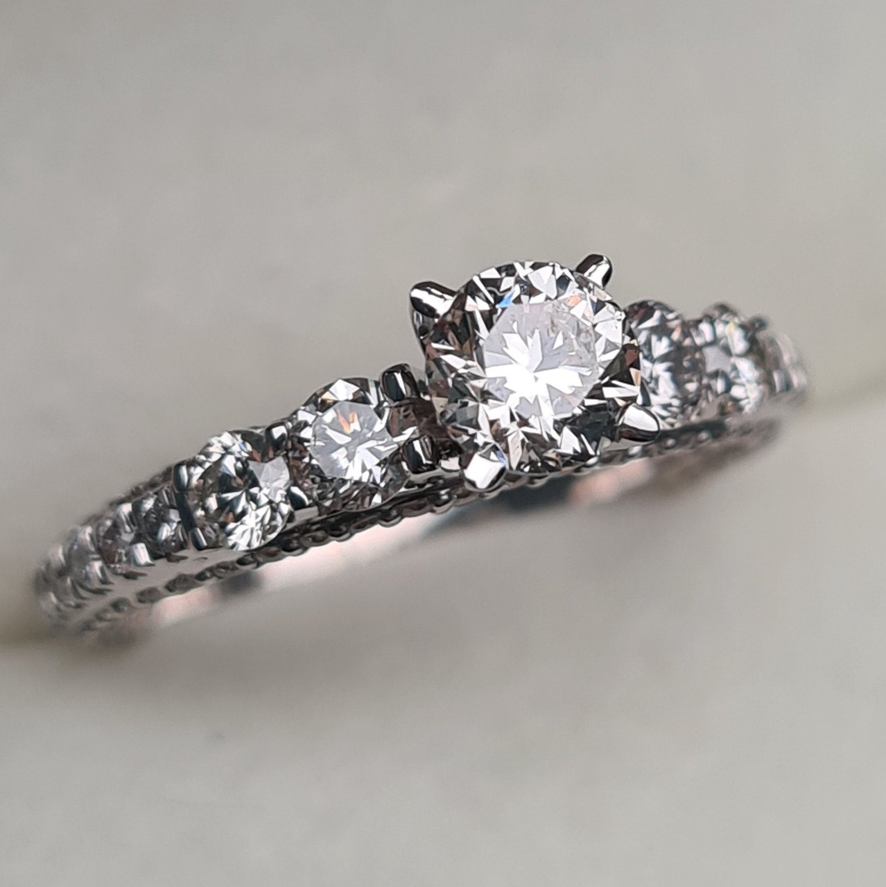 Кольцо Deimantas 95975078 17,5р 3,21гр 1,48ct. купить,NaN