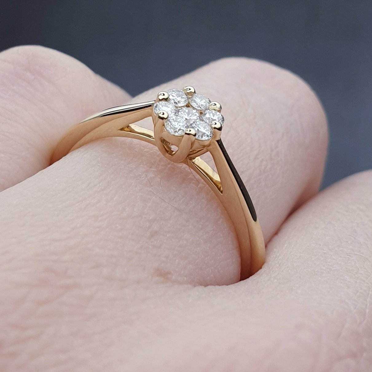 Кольцо 71900697 Deimantas 17,3р 2,44гр 0,20ct. купить,NaN
