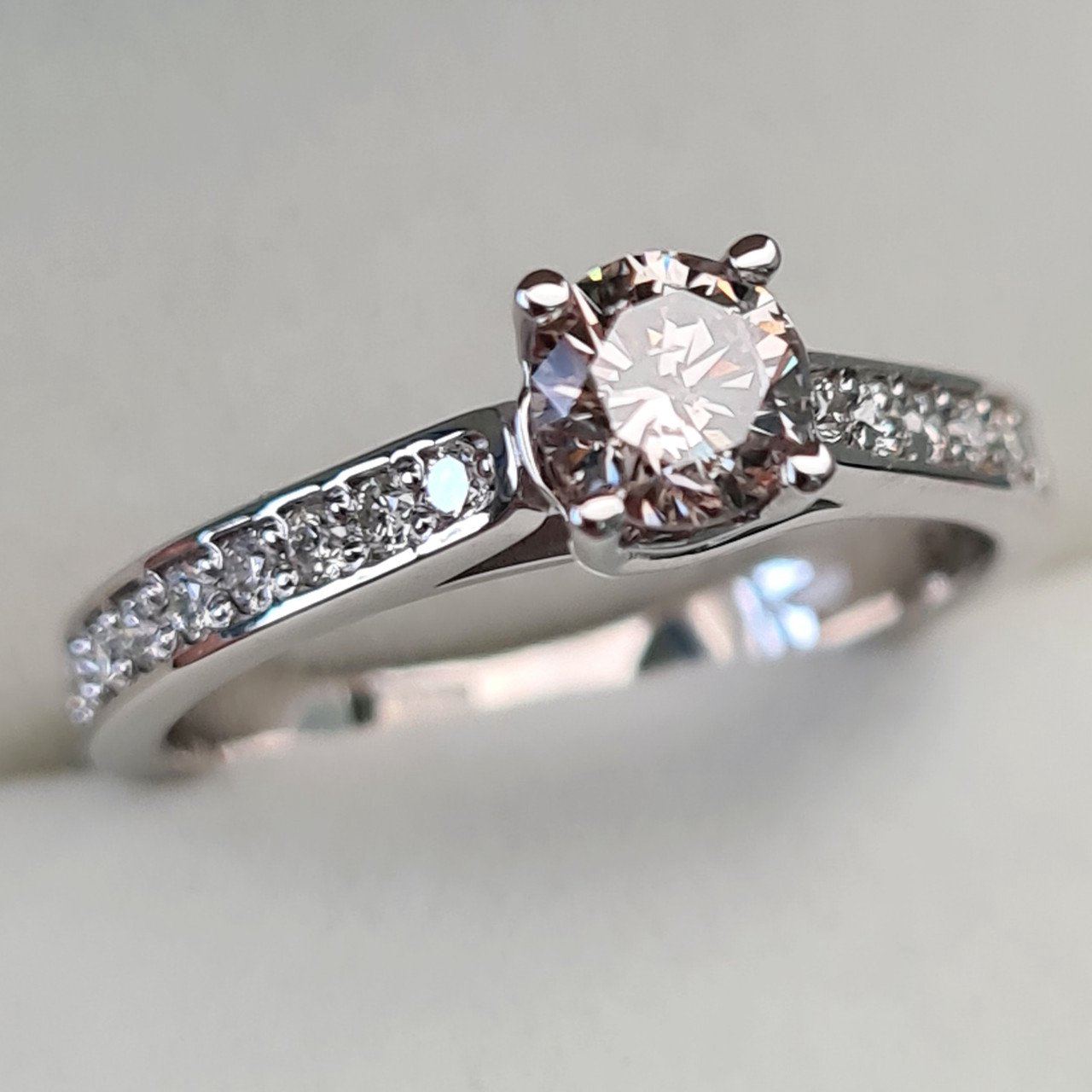 Кольцо Deimantas 93747052 16,5р 2,59гр 0,67ct. купить,NaN