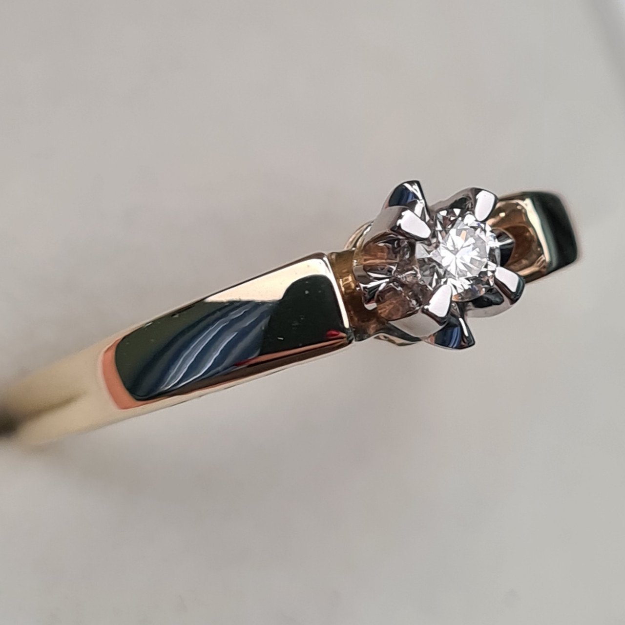Кольцо Deimantas 98169691 17,5р 2,76гр 0,118ct. купить,NaN
