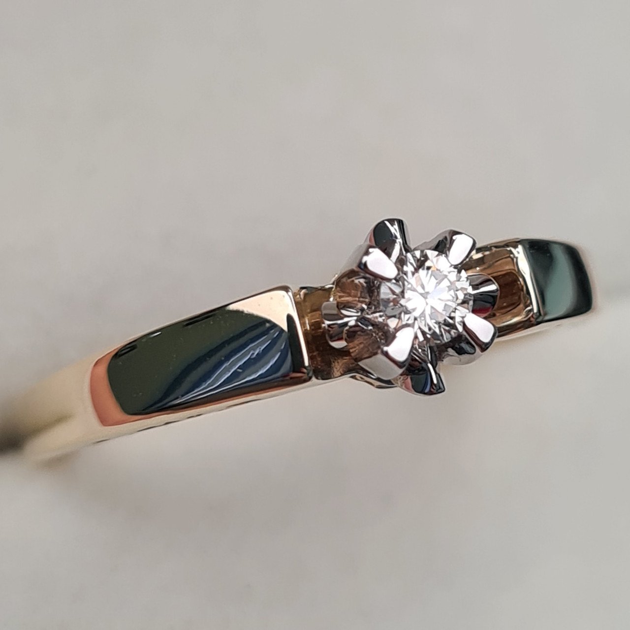 Кольцо Deimantas 98169691 17,5р 2,76гр 0,118ct. купить,NaN