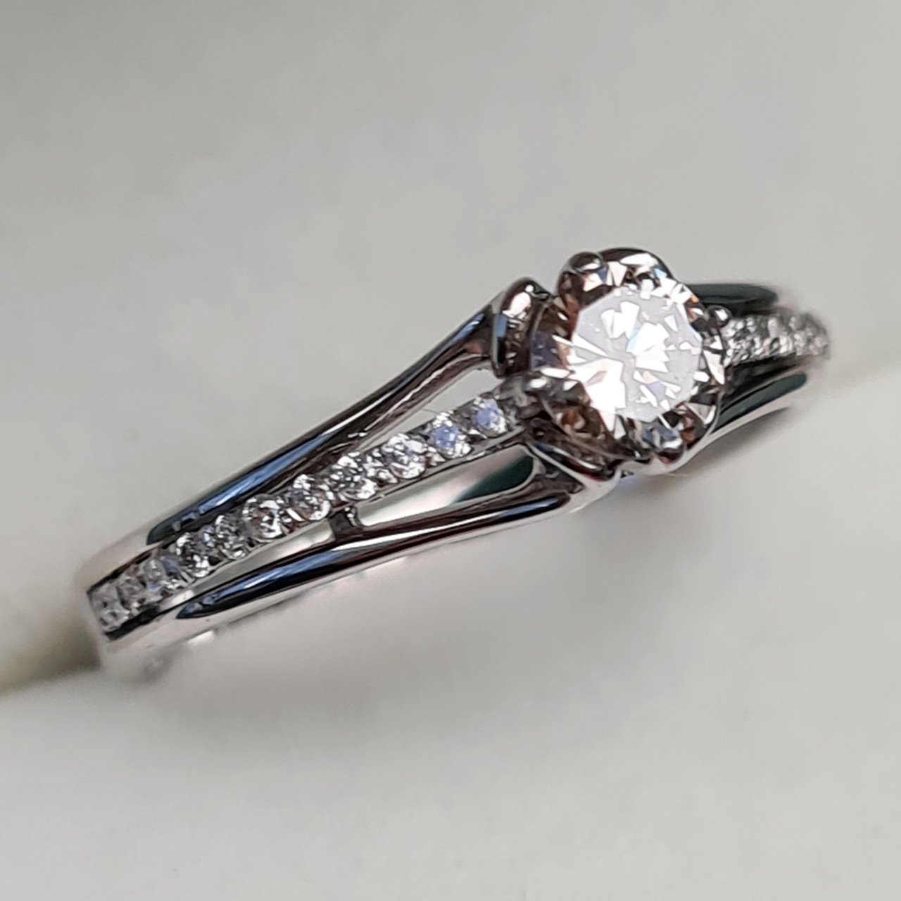 Кольцо Deimantas 94141644 18р 2,61гр 0,49ct. купить,NaN