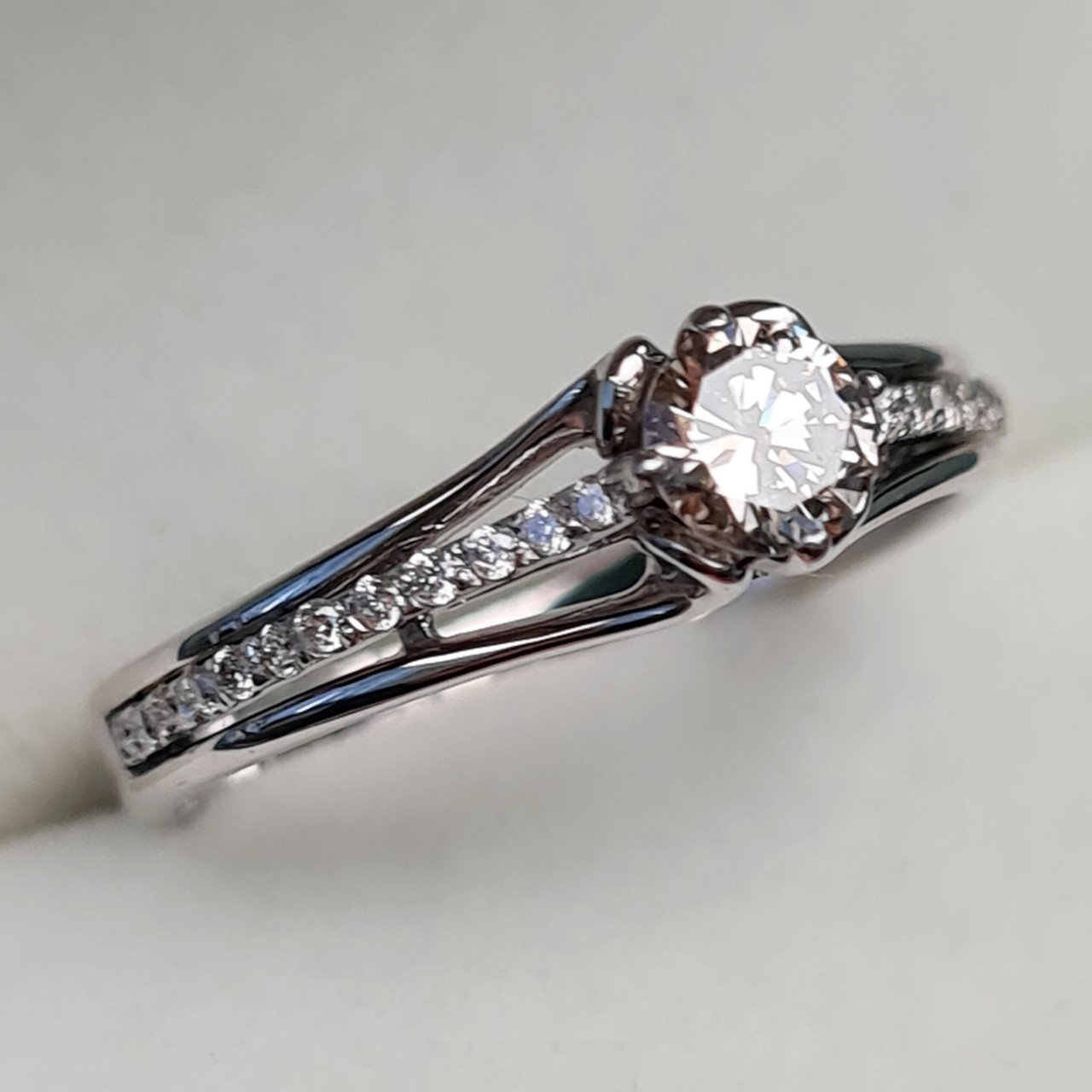 Кольцо Deimantas 94141644 18р 2,61гр 0,49ct. купить,NaN