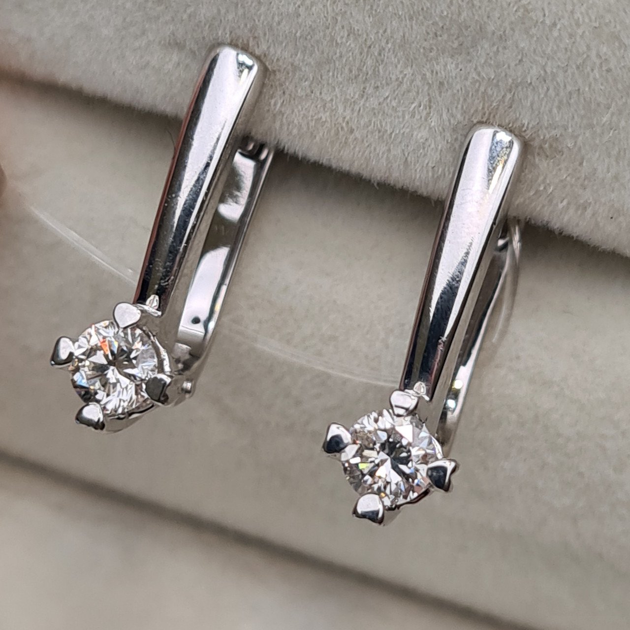 Серьги Deimantas 98178106 2,74гр 0,48ct. купить,NaN