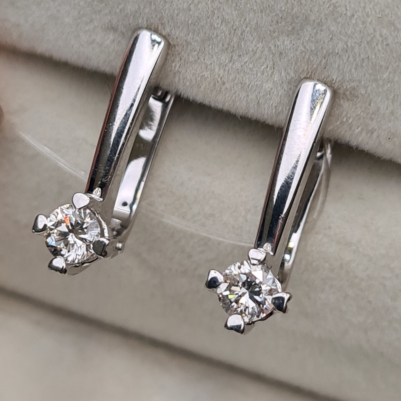 Серьги Deimantas 98178106 2,74гр 0,48ct. купить,NaN