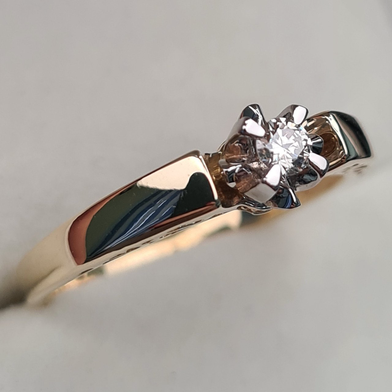 Кольцо Deimantas 98169691 17,5р 2,76гр 0,118ct. купить,NaN