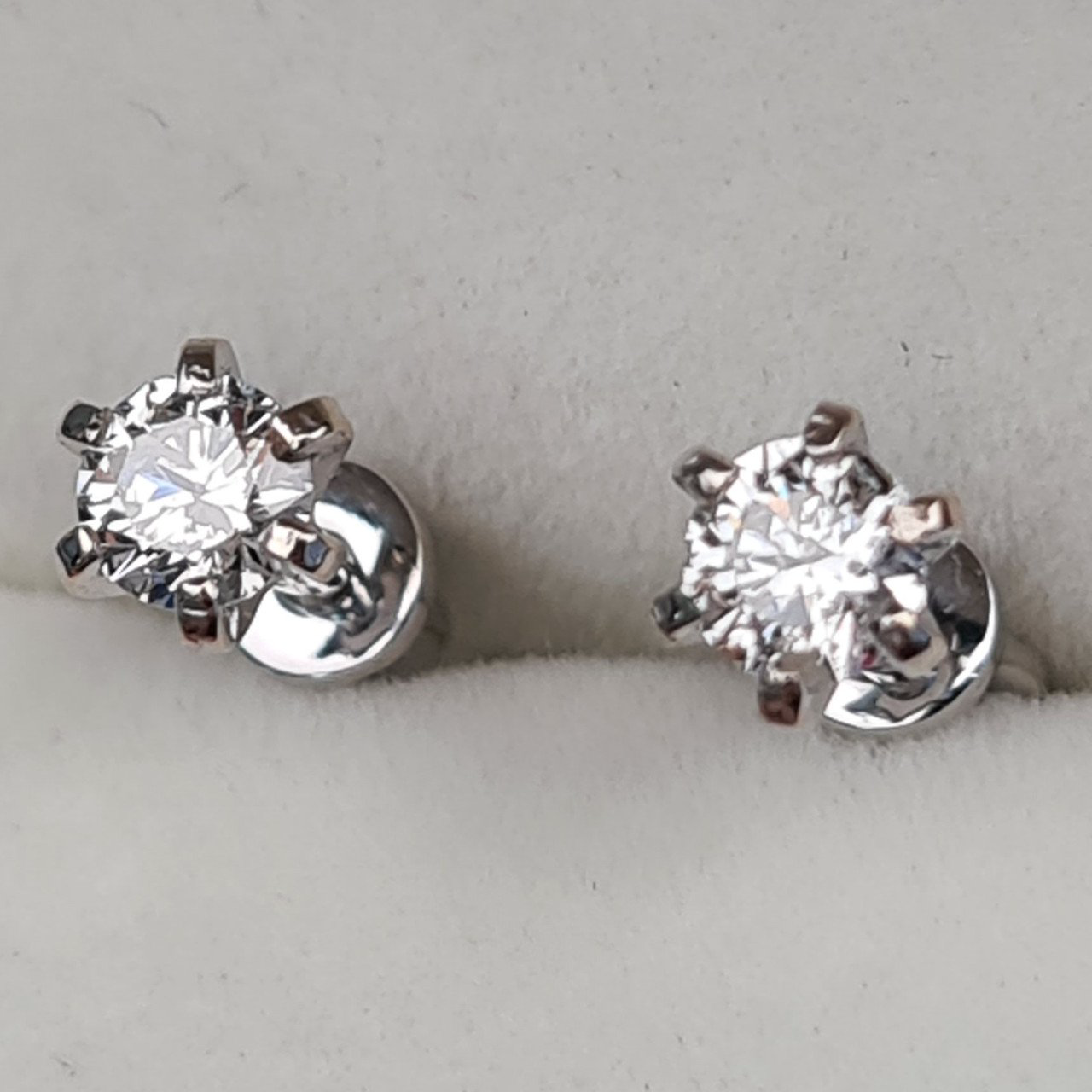 Серьги Deimantas 94141936 1,15гр 0,42ct. купить,NaN