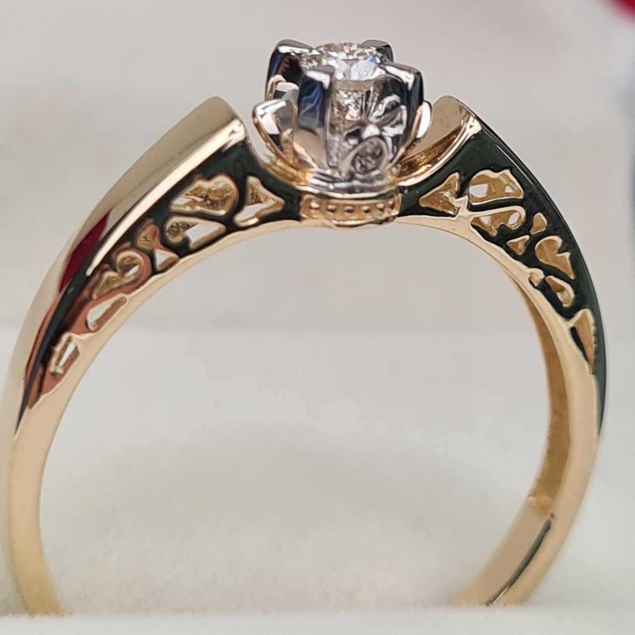 Кольцо Deimantas 98169691 17,5р 2,76гр 0,118ct. купить,NaN