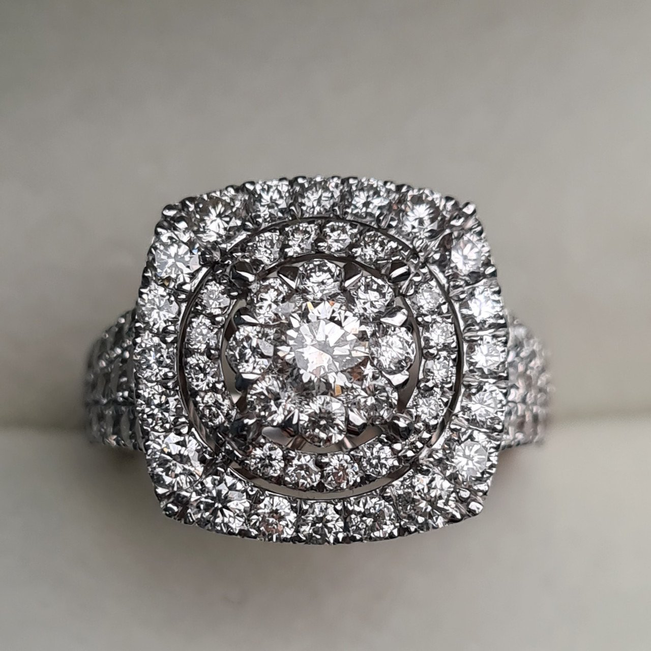 Кольцо Deimantas 95975089 18р 9,07гр 2,28ct. купить,NaN