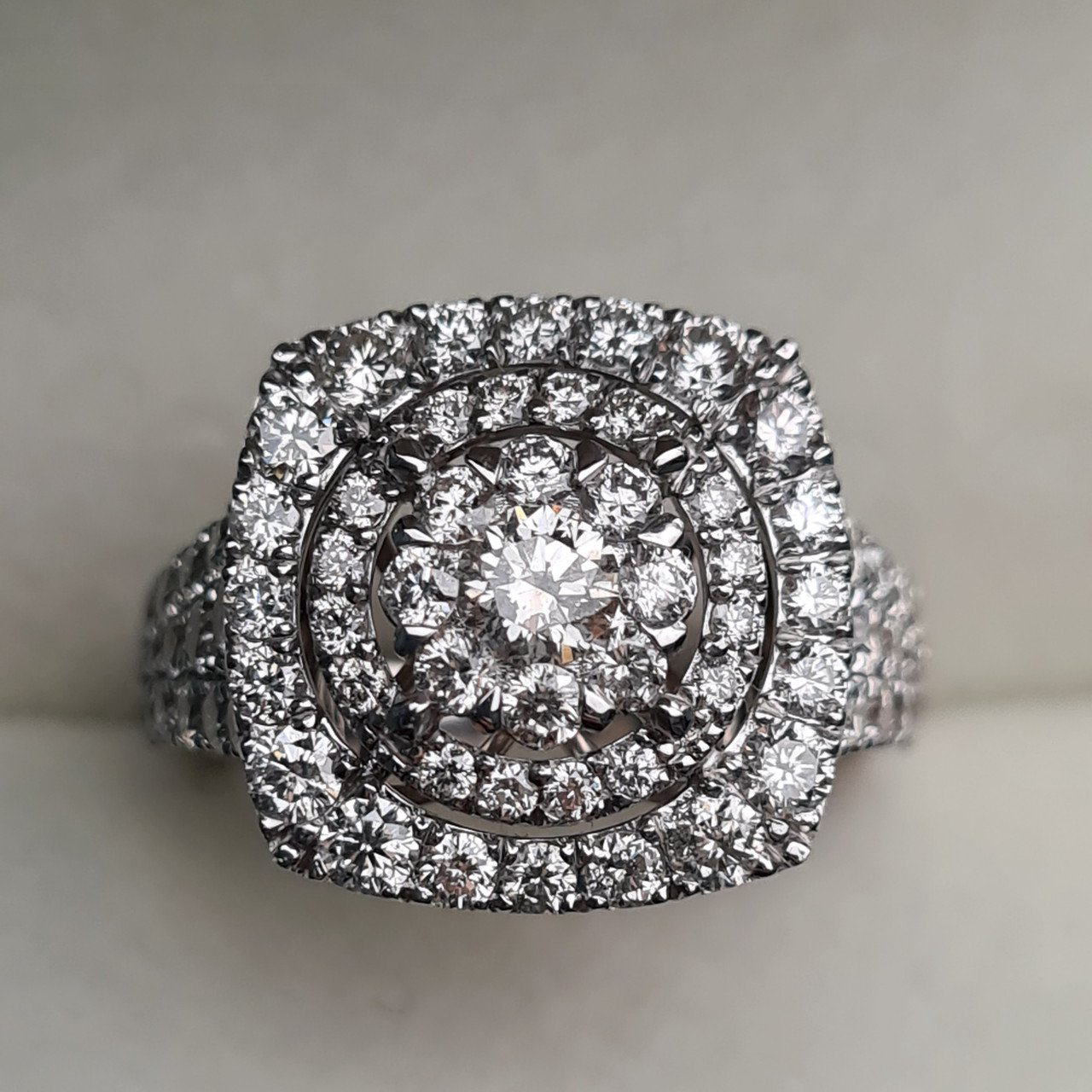 Кольцо Deimantas 95975089 18р 9,07гр 2,28ct. купить,NaN