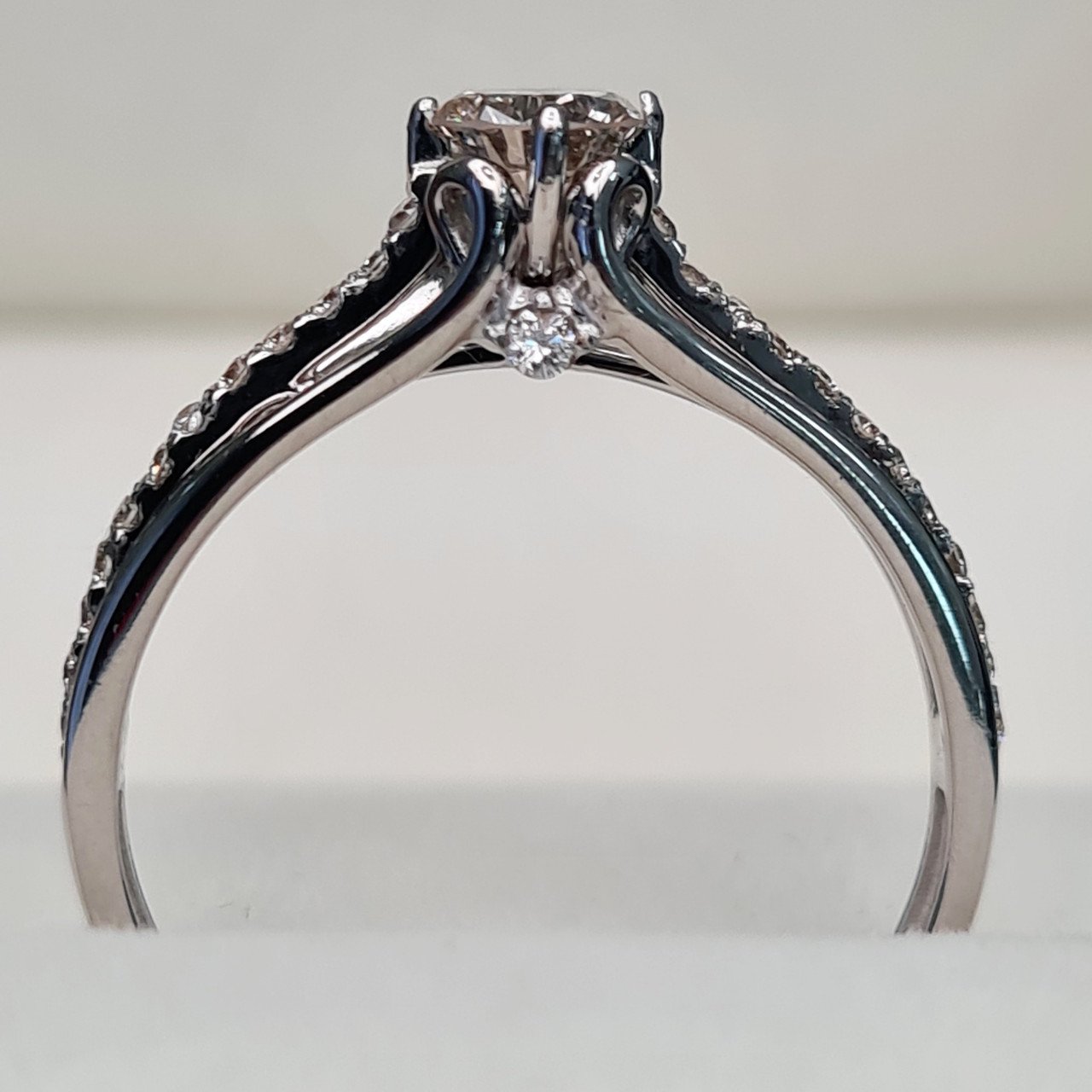 Кольцо Deimantas 94141644 18р 2,61гр 0,49ct. купить,NaN