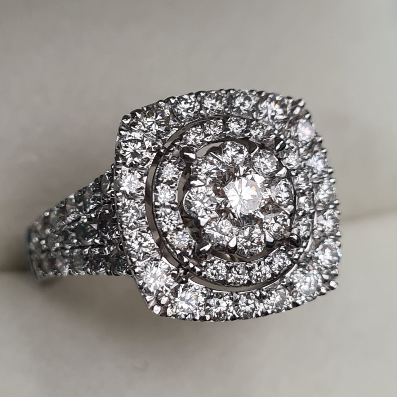 Кольцо Deimantas 95975089 18р 9,07гр 2,28ct. купить,NaN