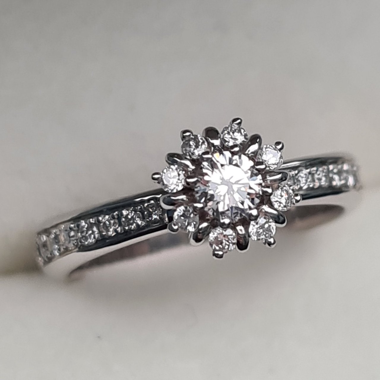 Кольцо Deimantas 95975099 16р 2,97гр 0,41ct. купить,NaN