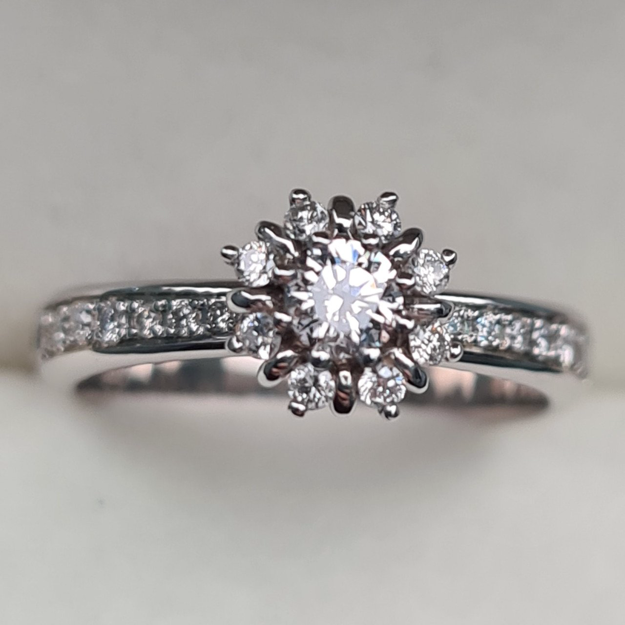 Кольцо Deimantas 95975099 16р 2,97гр 0,41ct. купить,NaN