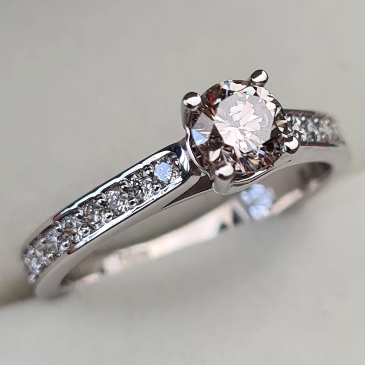 Кольцо Deimantas 94199408 16,5 2,63гр 0,66ct. купить,NaN