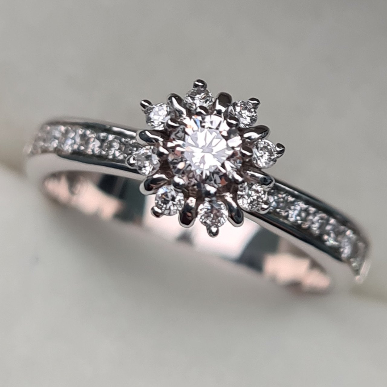 Кольцо Deimantas 95975099 16р 2,97гр 0,41ct. купить,NaN