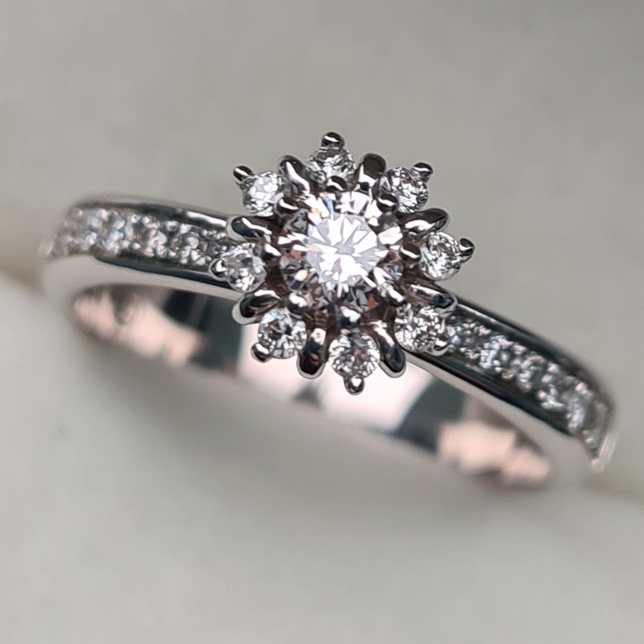Кольцо Deimantas 95975099 16р 2,97гр 0,41ct. купить,NaN