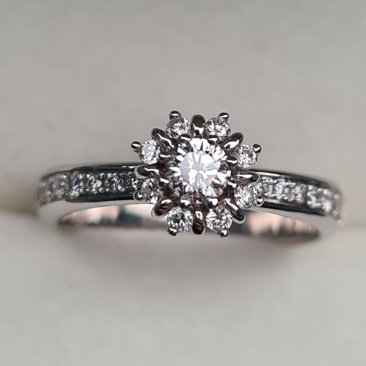Кольцо Deimantas 95975099 16р 2,97гр 0,41ct. купить,NaN