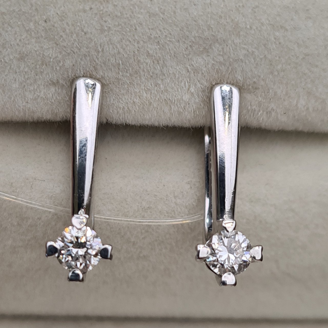 Серьги Deimantas 98178106 2,74гр 0,48ct. купить,NaN