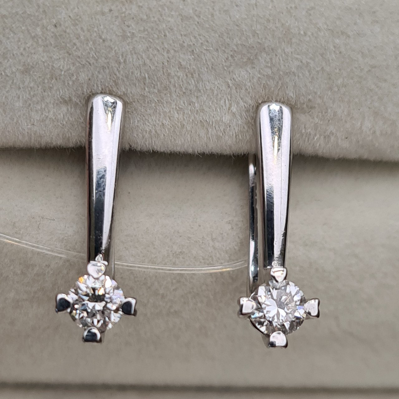 Серьги Deimantas 98178106 2,74гр 0,48ct. купить,NaN