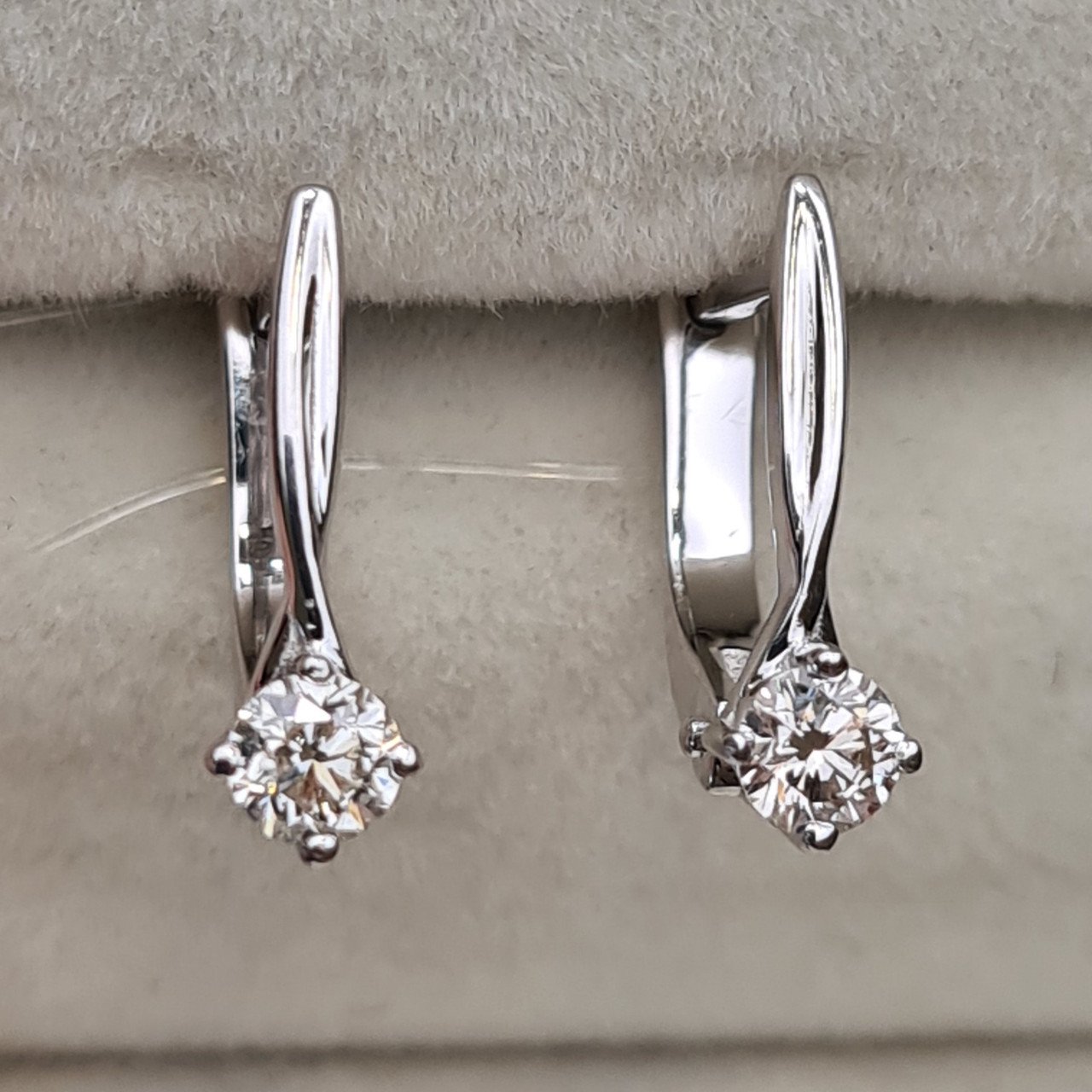 Серьги Deimantas 98178113 2,3гр 0,407ct. купить,NaN