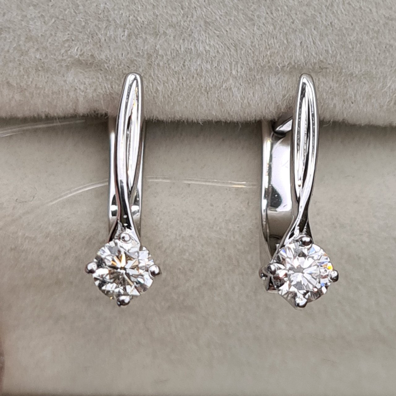Серьги Deimantas 98178113 2,3гр 0,407ct. купить,NaN